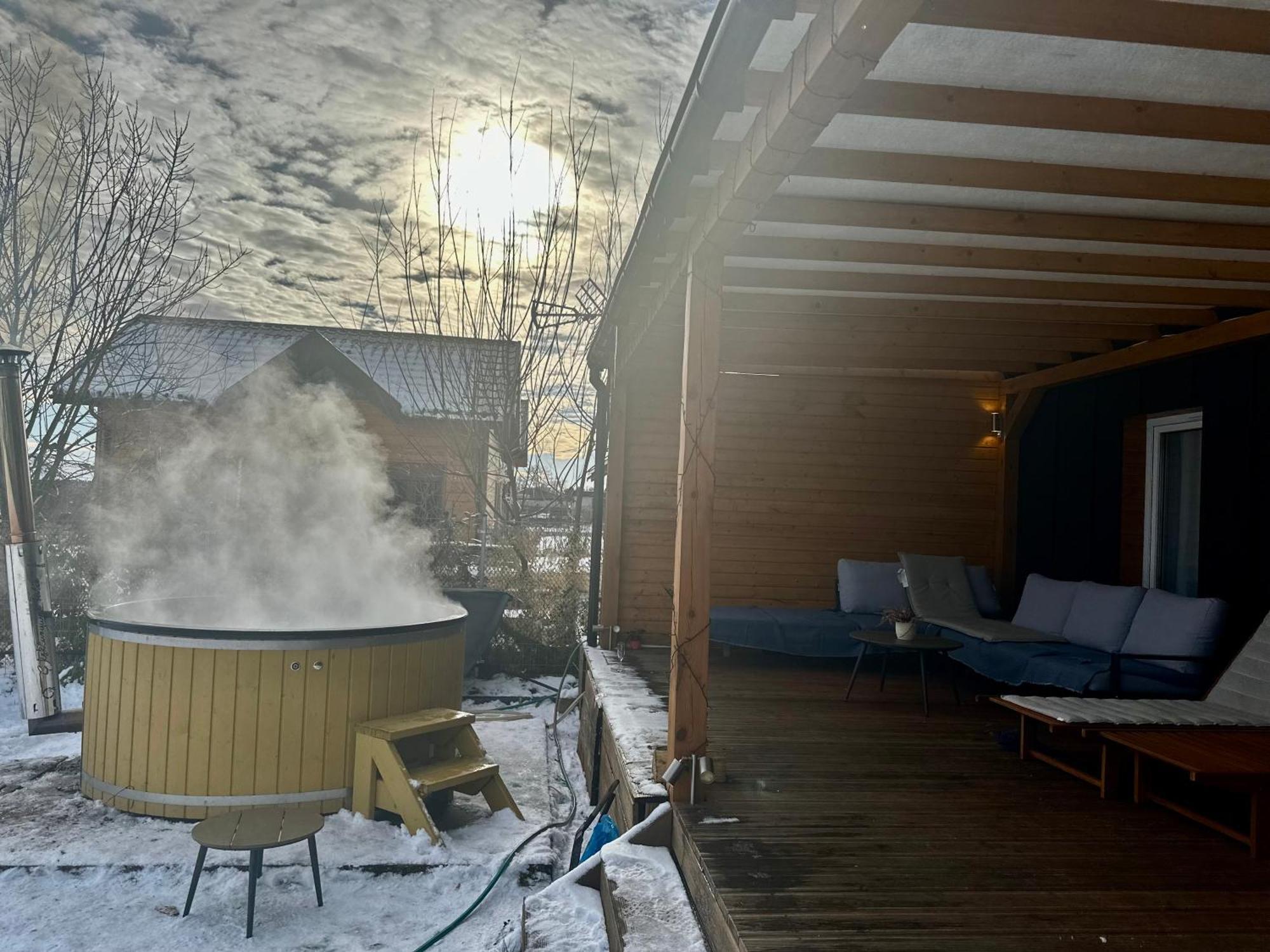 Relax House Nad Jeziorem Z Goraca Balia Villa Bieniowice Eksteriør bilde